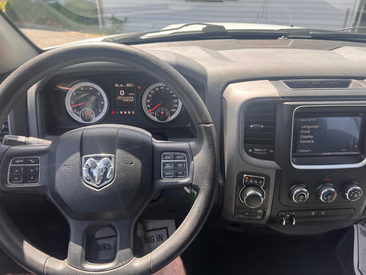 RAM 1500 4WD Quad Cab 140.5" Express 2015