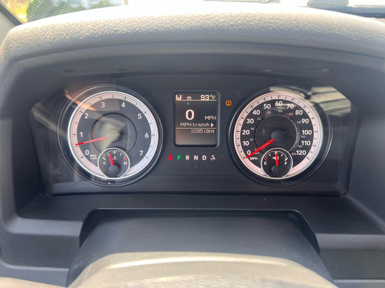 RAM 1500 4WD Quad Cab 140.5" Express 2015