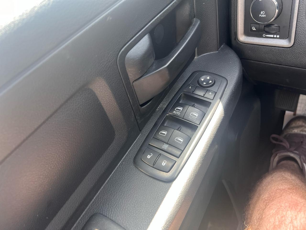 RAM 1500 4WD Quad Cab 140.5" Express 2015