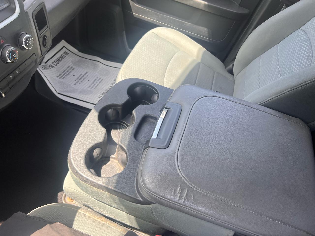 RAM 1500 4WD Quad Cab 140.5" Express 2015