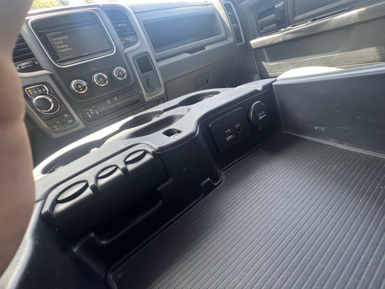 RAM 1500 4WD Quad Cab 140.5" Express 2015