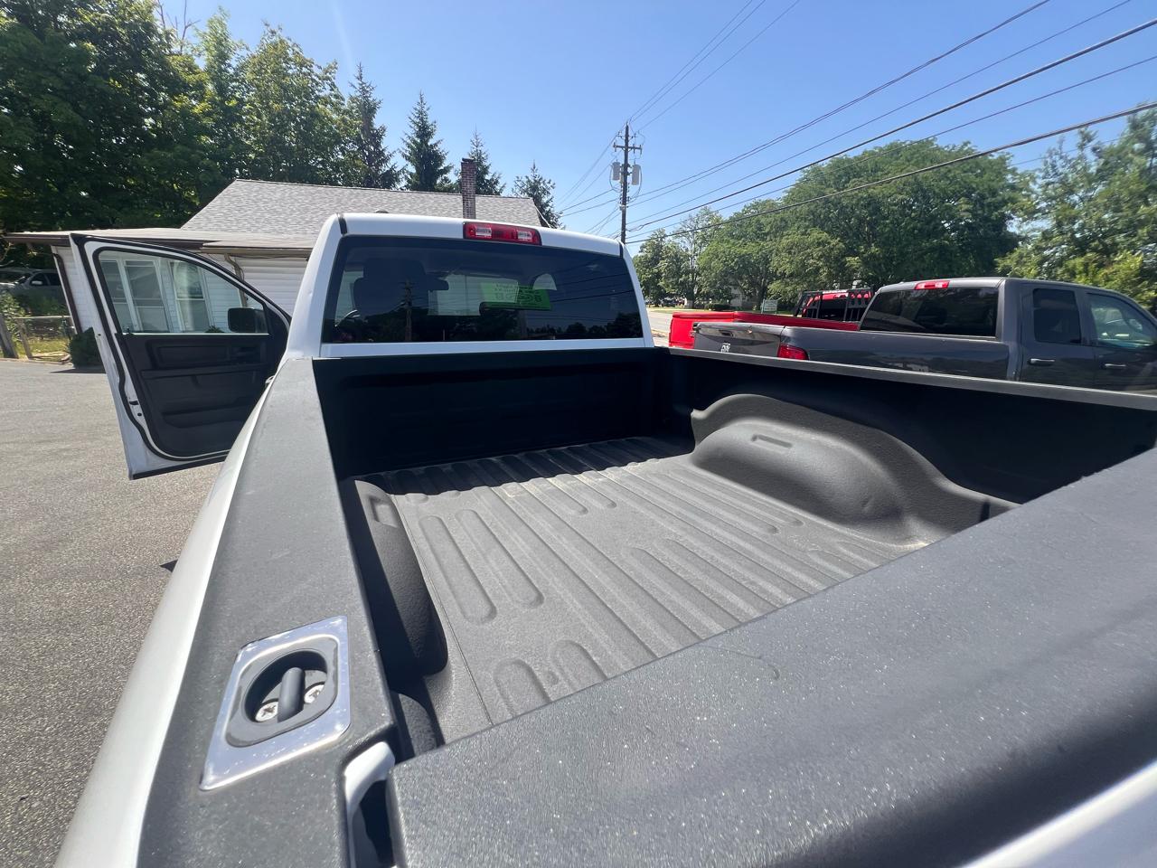 RAM 1500 4WD Quad Cab 140.5" Express 2015