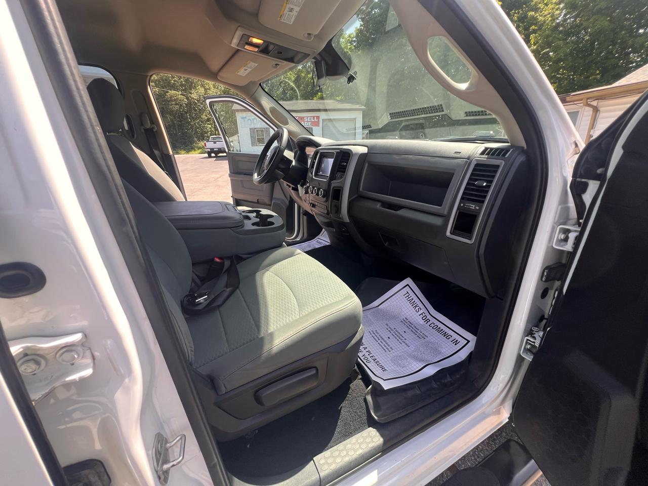 RAM 1500 4WD Quad Cab 140.5" Express 2015