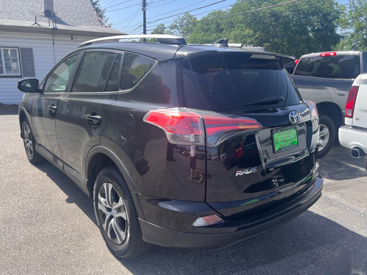 Toyota RAV4 LE AWD (Natl) 2017