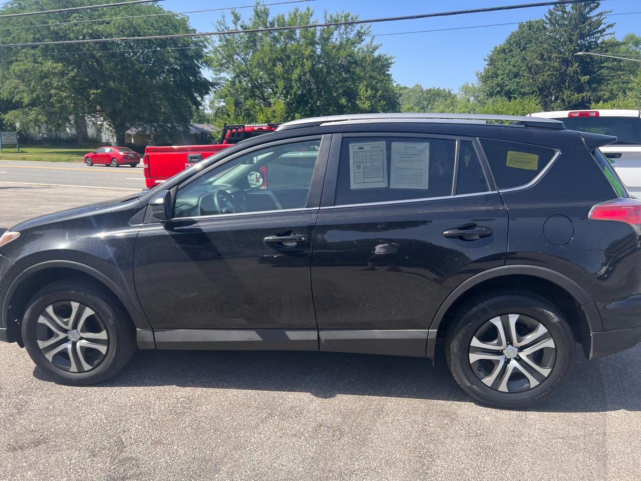 Toyota RAV4 LE AWD (Natl) 2017