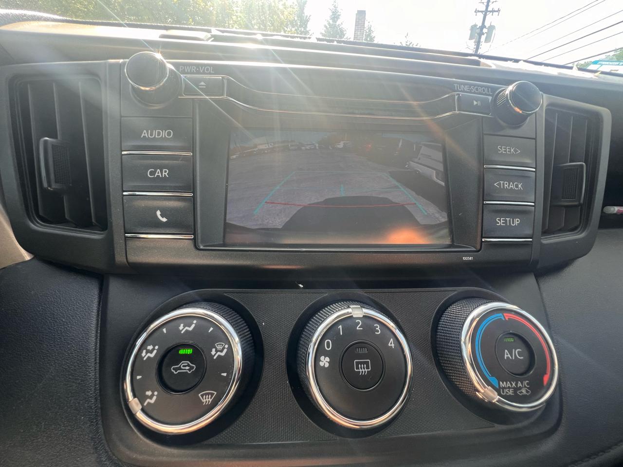 Toyota RAV4 LE AWD (Natl) 2017