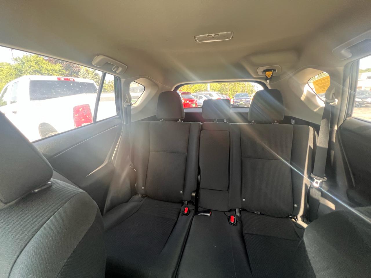 Toyota RAV4 LE AWD (Natl) 2017