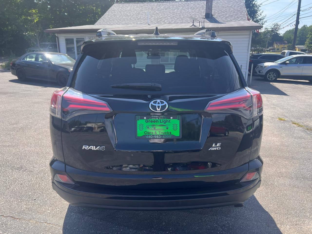 Toyota RAV4 LE AWD (Natl) 2017