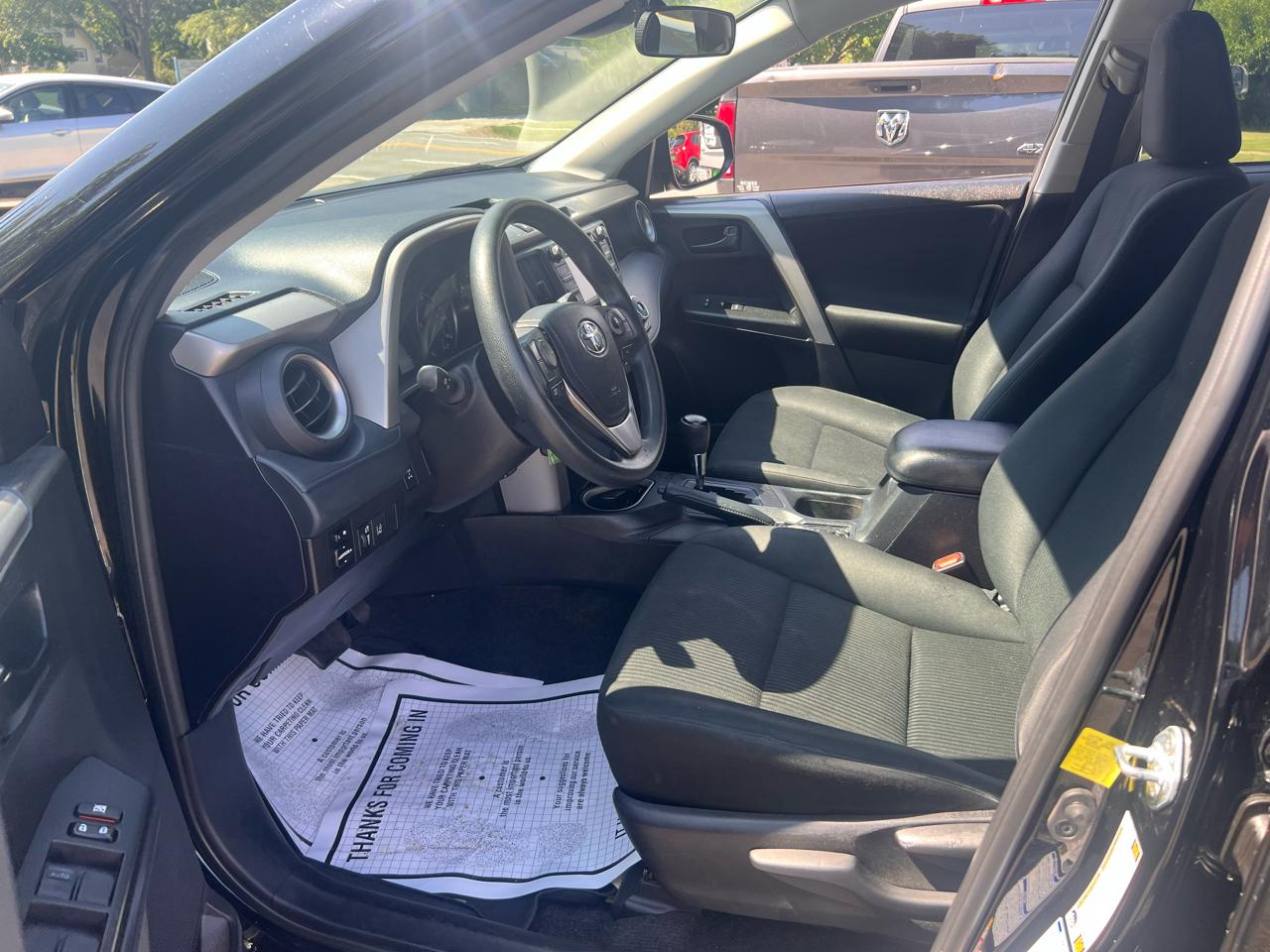 Toyota RAV4 LE AWD (Natl) 2017