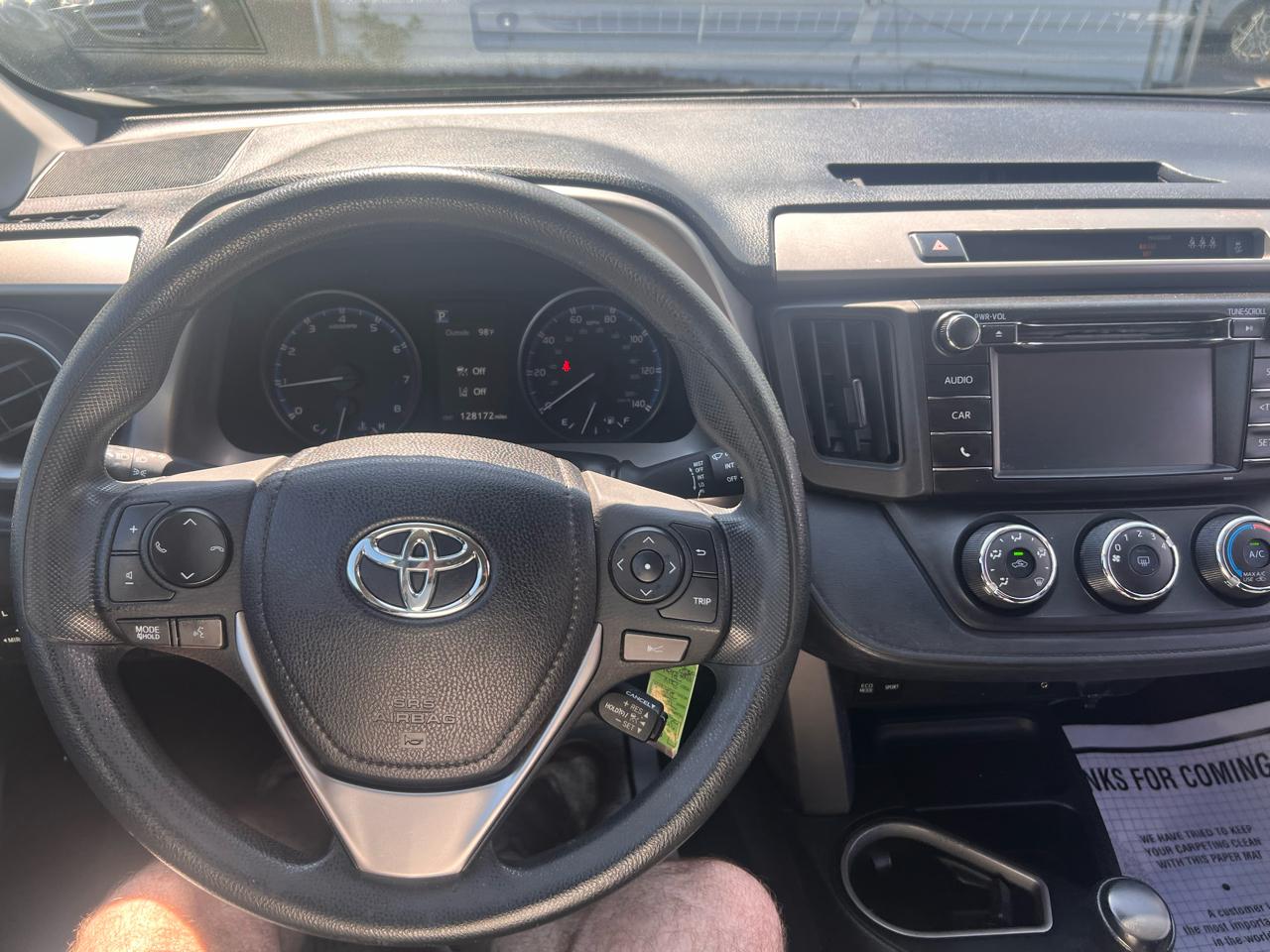 Toyota RAV4 LE AWD (Natl) 2017