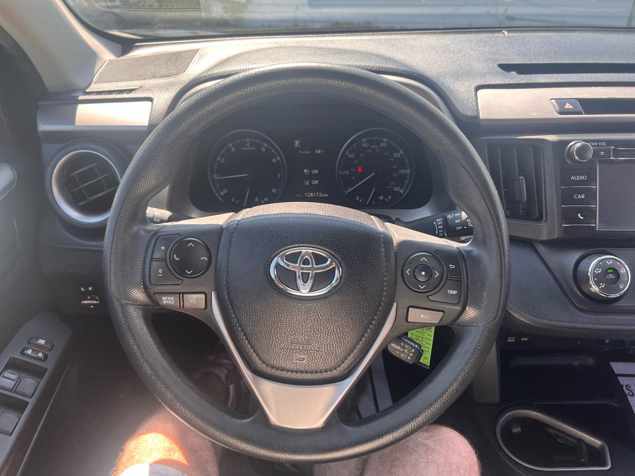 Toyota RAV4 LE AWD (Natl) 2017