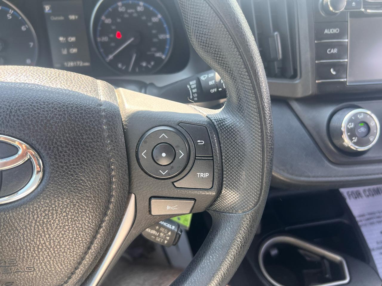 Toyota RAV4 LE AWD (Natl) 2017