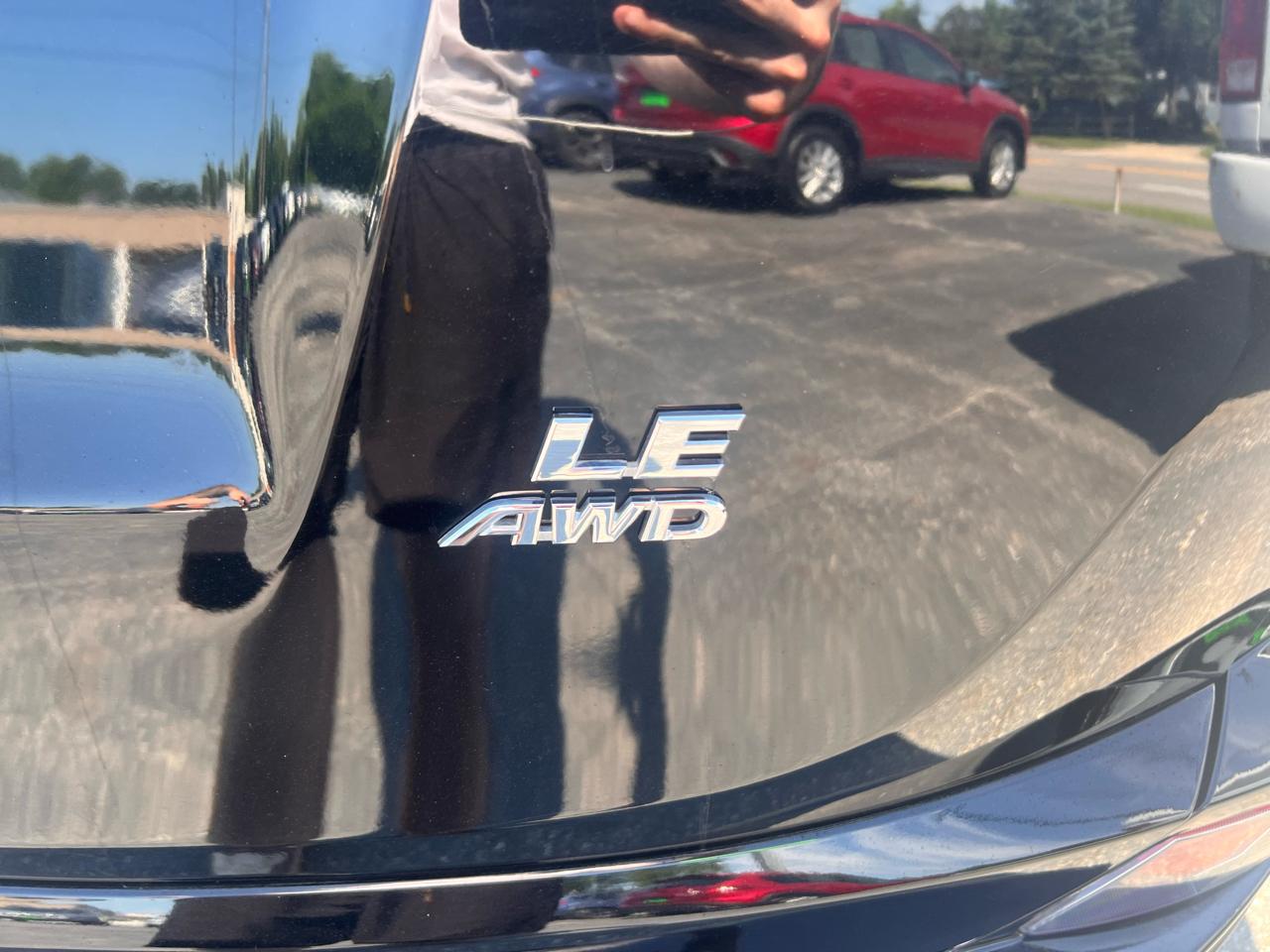 Toyota RAV4 LE AWD (Natl) 2017