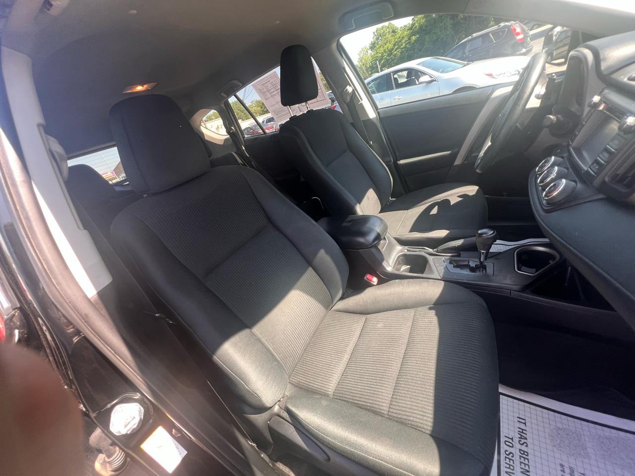 Toyota RAV4 LE AWD (Natl) 2017