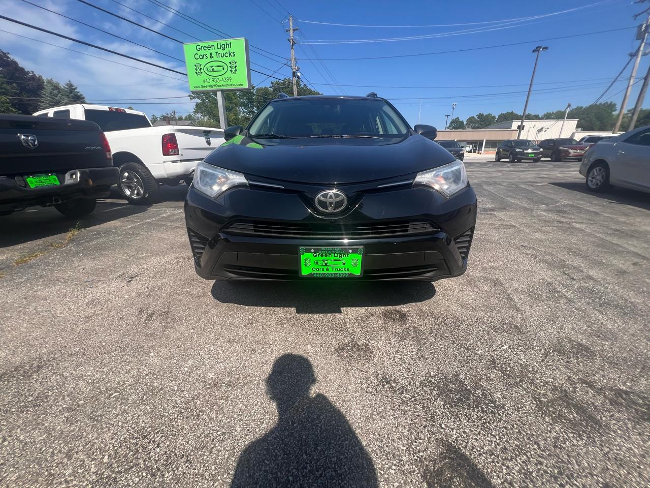 Toyota RAV4 LE AWD (Natl) 2017