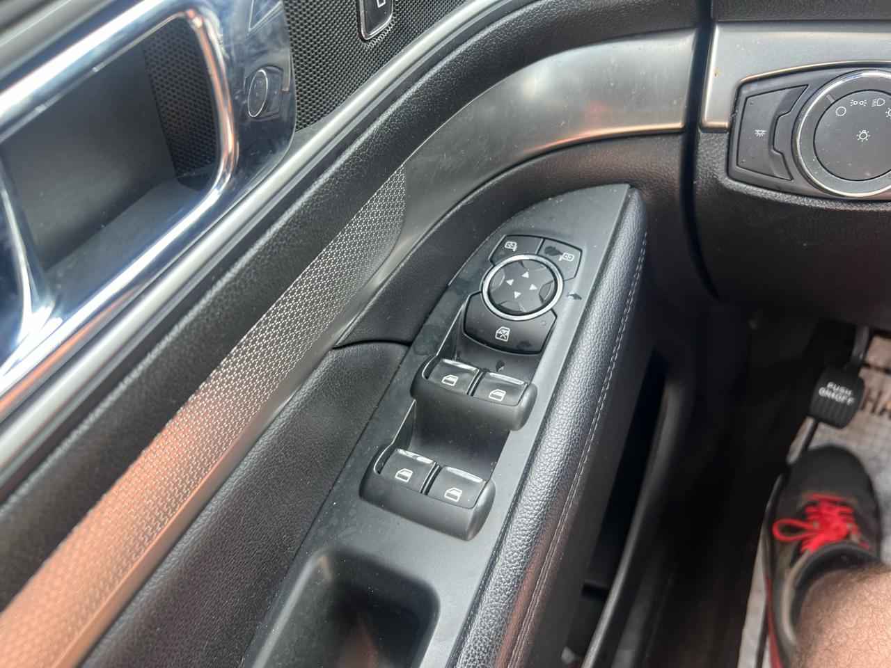 Ford Explorer XLT 4WD 2018