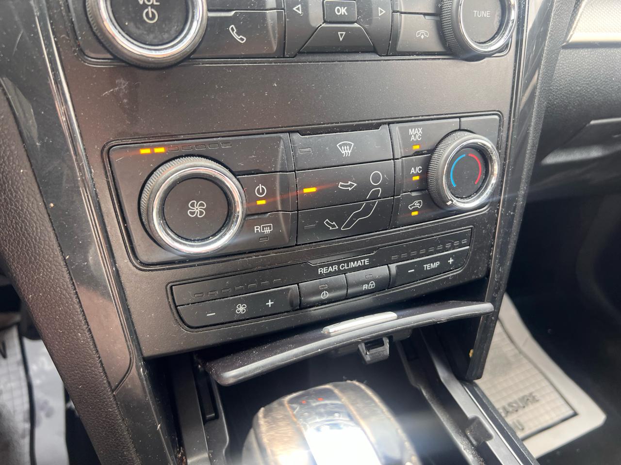 Ford Explorer XLT 4WD 2018