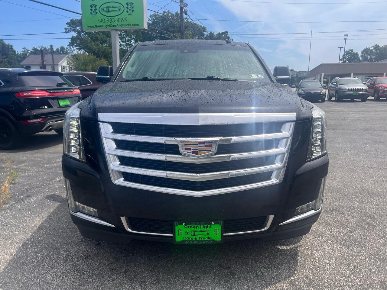 Cadillac Escalade ESV 4WD 4dr Luxury 2017