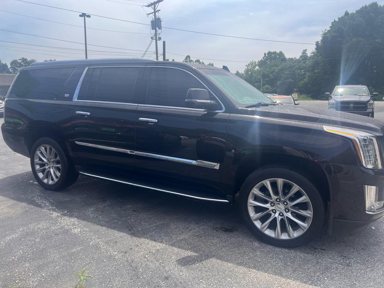 Cadillac Escalade ESV 4WD 4dr Luxury 2017