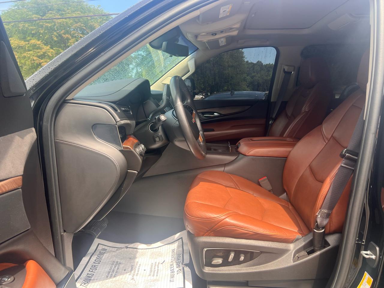 Cadillac Escalade ESV 4WD 4dr Luxury 2017