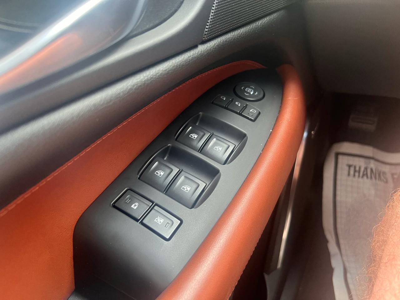 Cadillac Escalade ESV 4WD 4dr Luxury 2017