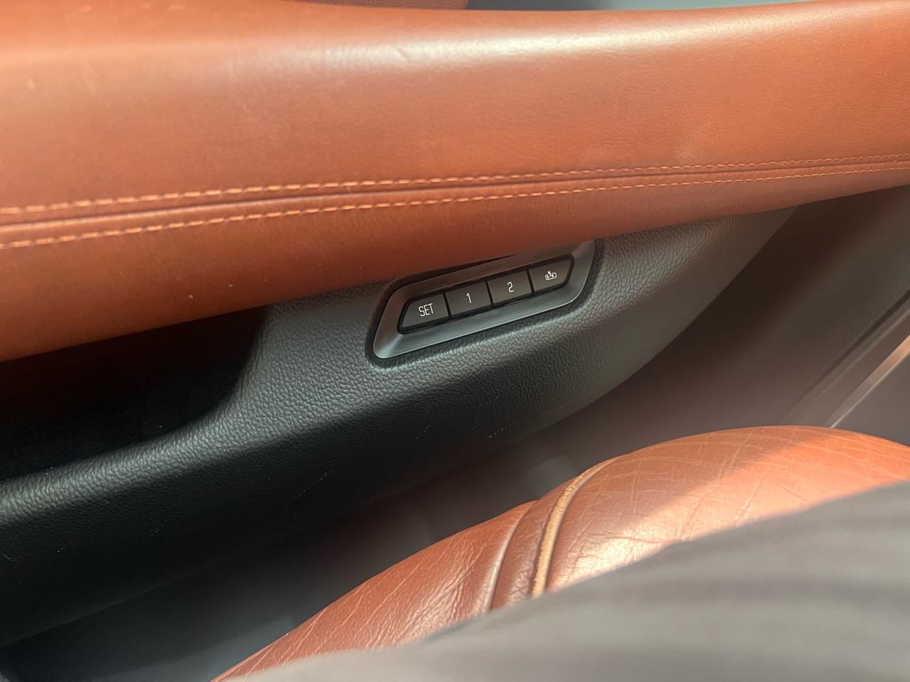 Cadillac Escalade ESV 4WD 4dr Luxury 2017