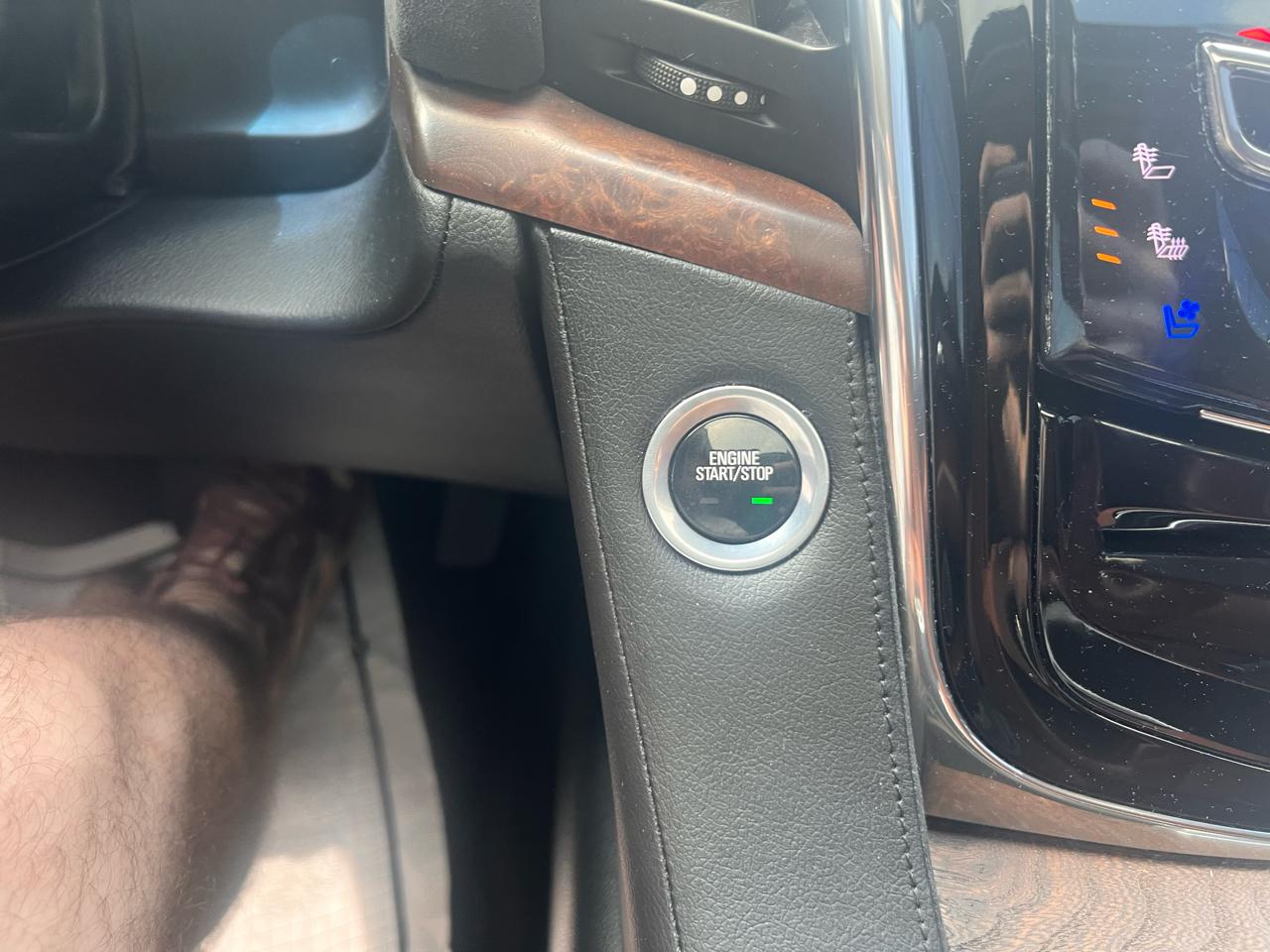 Cadillac Escalade ESV 4WD 4dr Luxury 2017