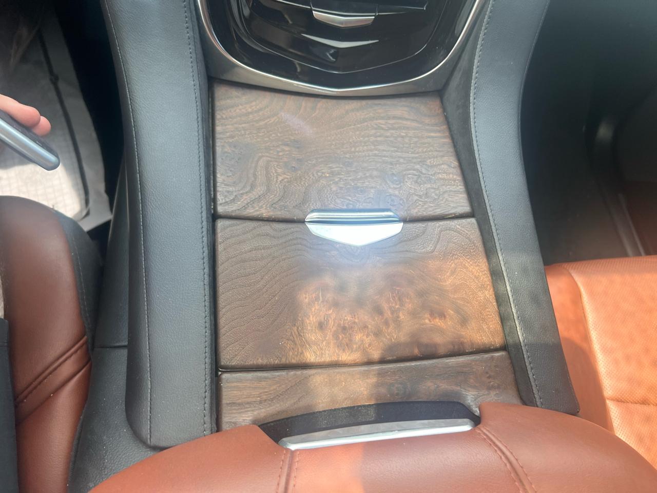 Cadillac Escalade ESV 4WD 4dr Luxury 2017
