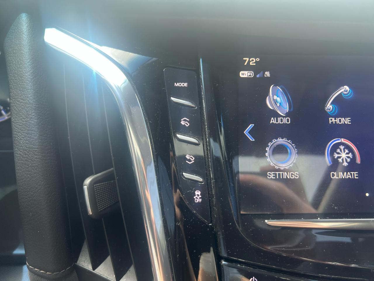 Cadillac Escalade ESV 4WD 4dr Luxury 2017