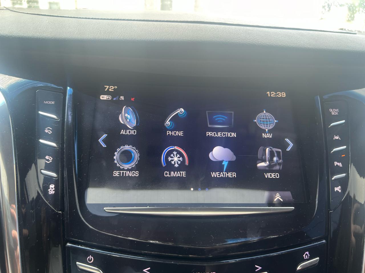 Cadillac Escalade ESV 4WD 4dr Luxury 2017