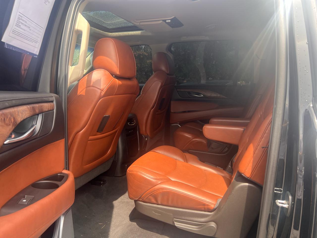 Cadillac Escalade ESV 4WD 4dr Luxury 2017