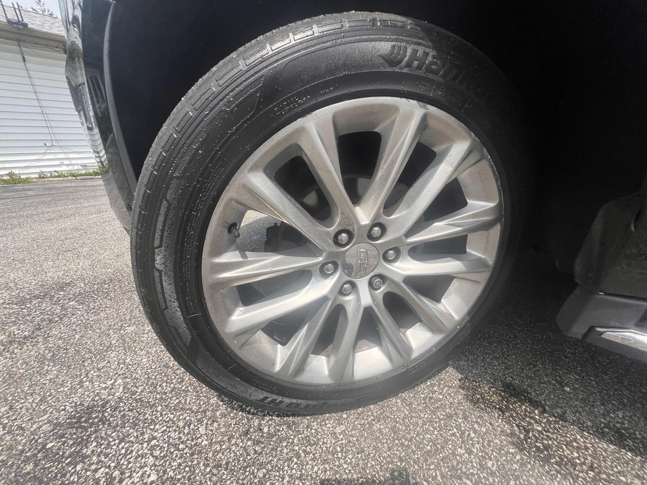 Cadillac Escalade ESV 4WD 4dr Luxury 2017