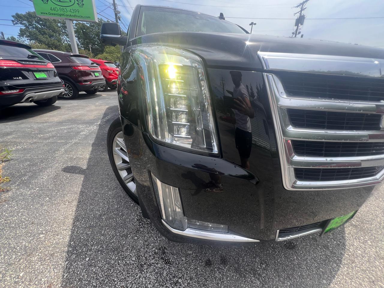 Cadillac Escalade ESV 4WD 4dr Luxury 2017