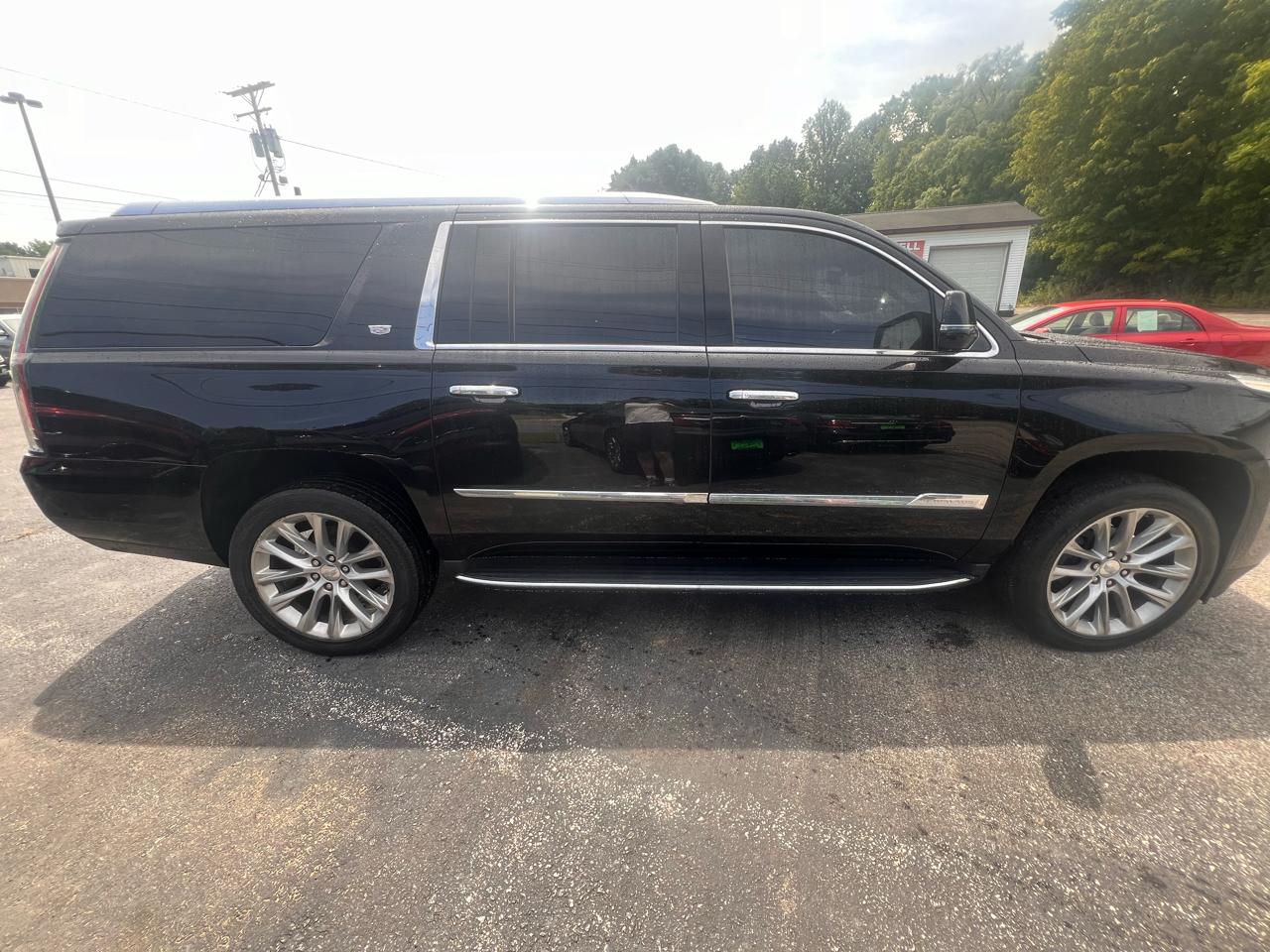Cadillac Escalade ESV 4WD 4dr Luxury 2017