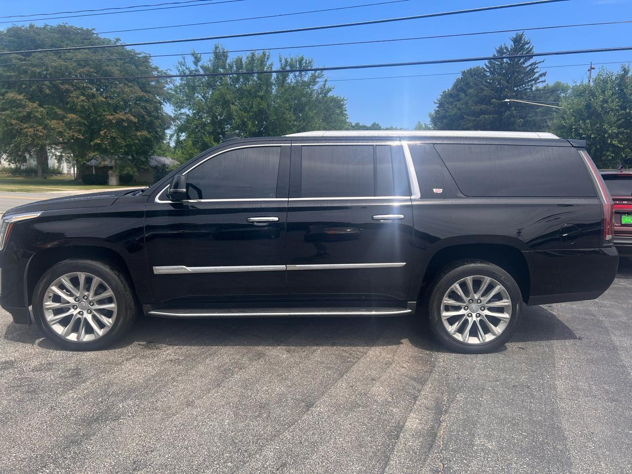 Cadillac Escalade ESV 4WD 4dr Luxury 2017