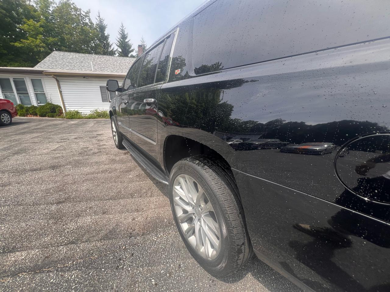Cadillac Escalade ESV 4WD 4dr Luxury 2017
