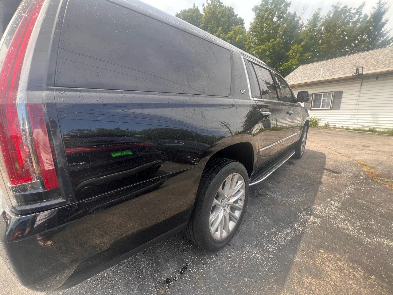 Cadillac Escalade ESV 4WD 4dr Luxury 2017