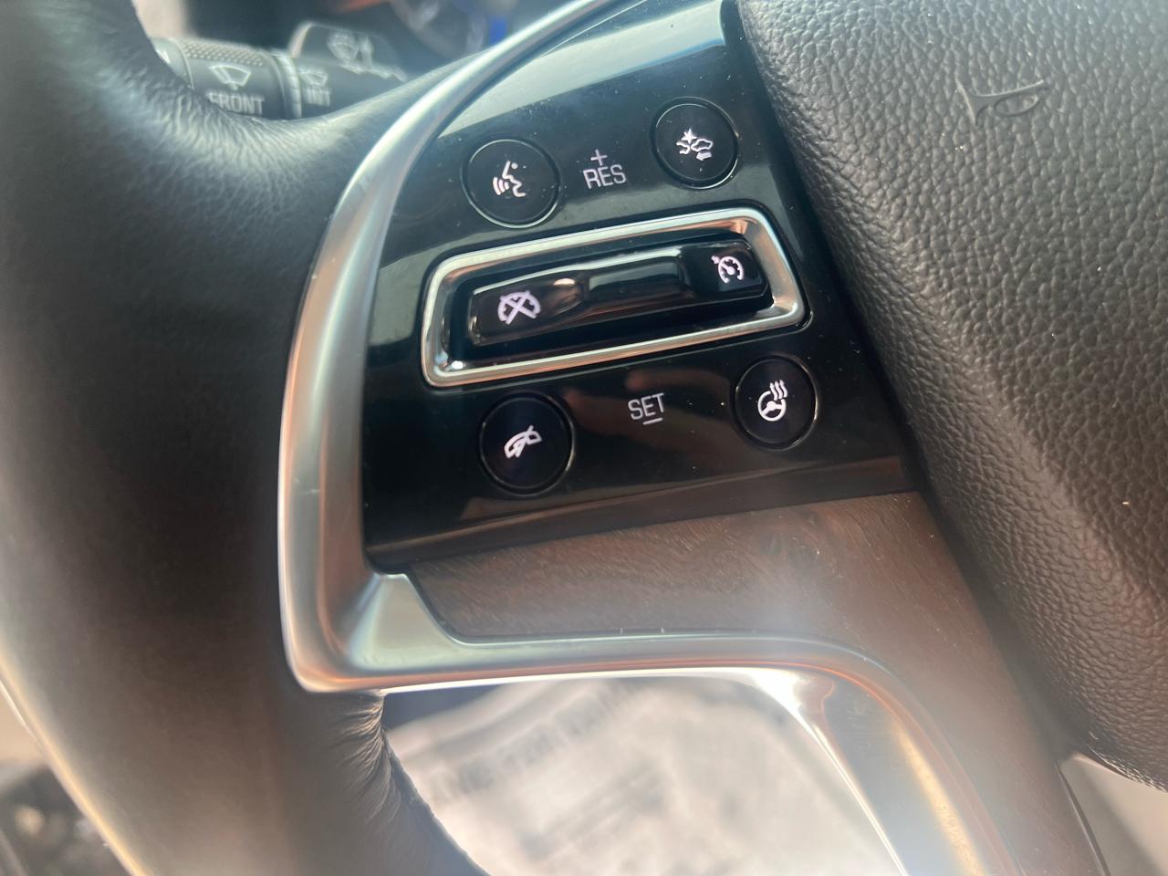 Cadillac Escalade ESV 4WD 4dr Luxury 2017