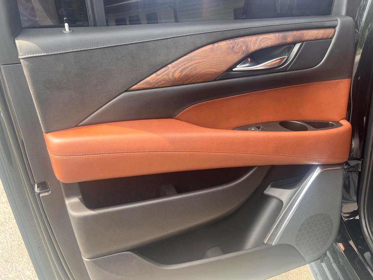 Cadillac Escalade ESV 4WD 4dr Luxury 2017