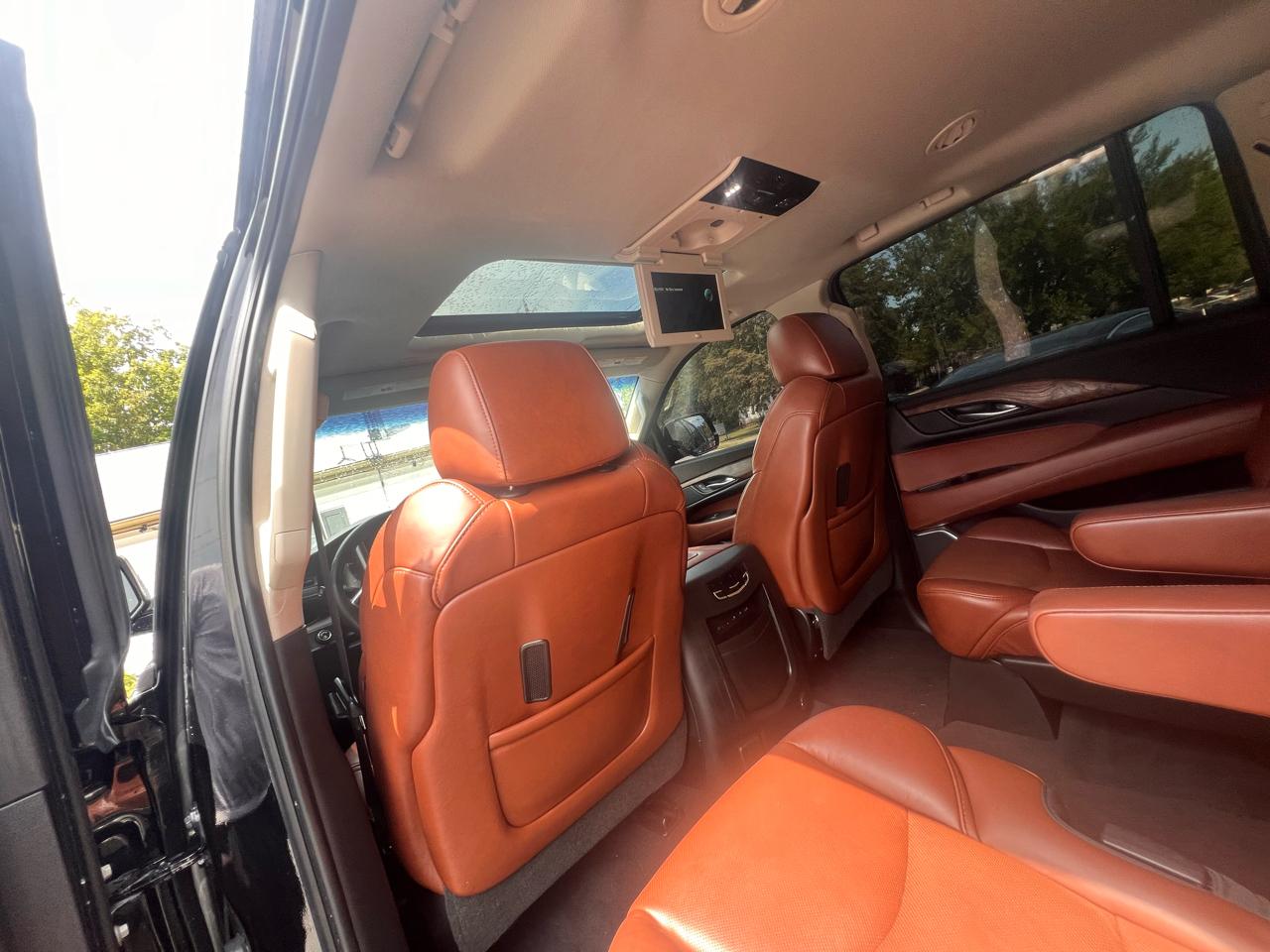 Cadillac Escalade ESV 4WD 4dr Luxury 2017