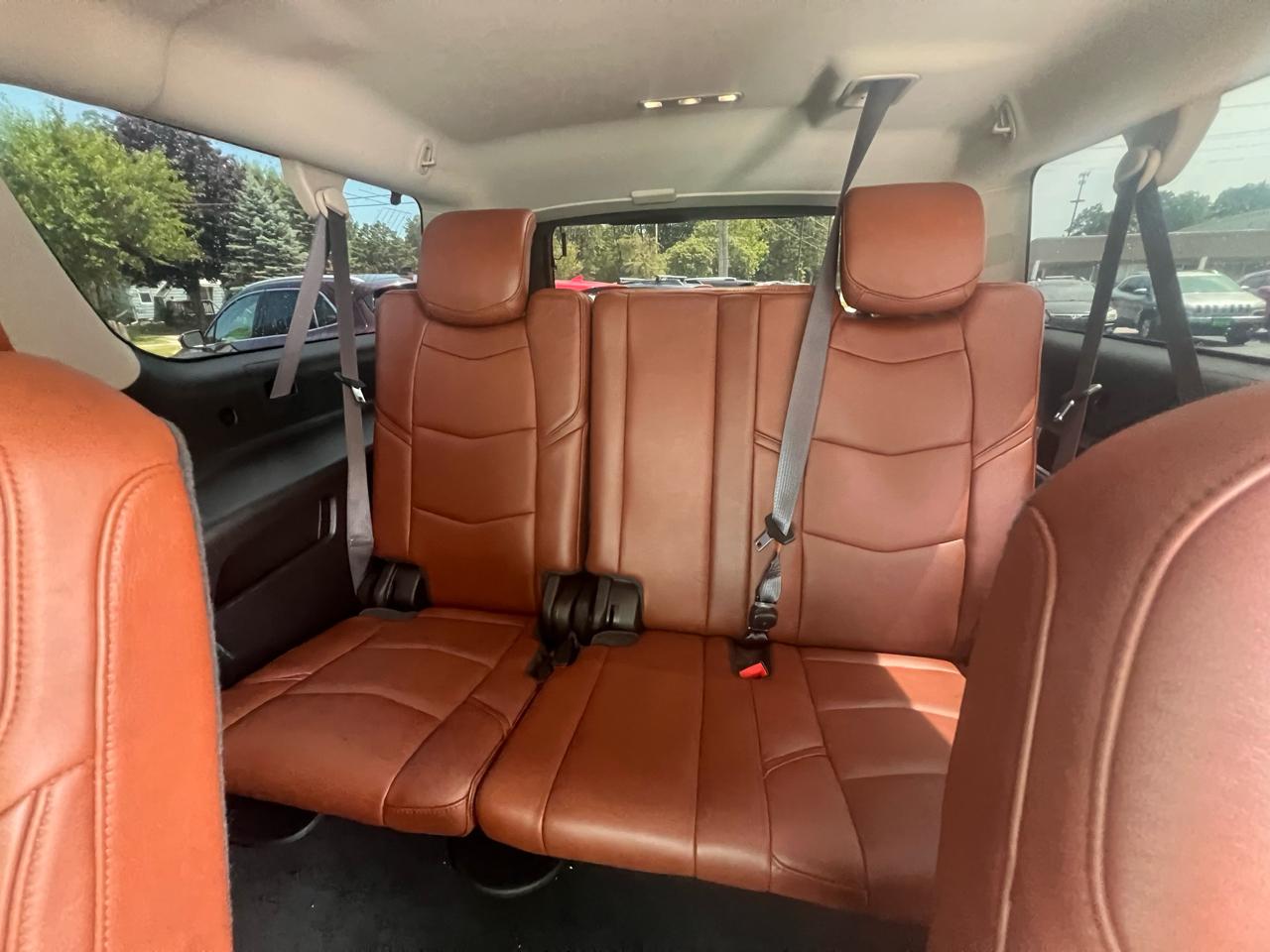 Cadillac Escalade ESV 4WD 4dr Luxury 2017