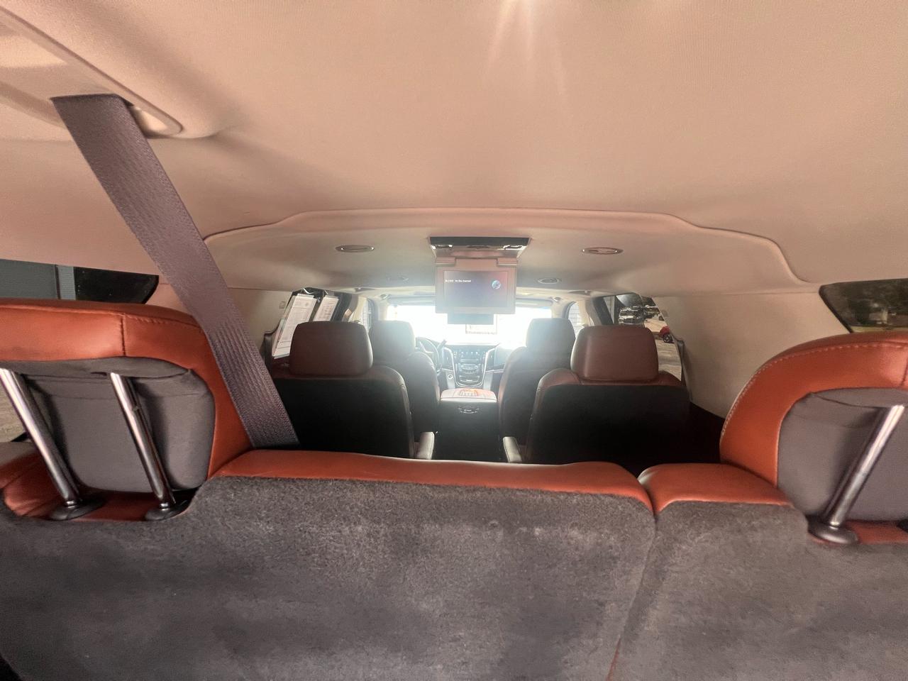 Cadillac Escalade ESV 4WD 4dr Luxury 2017
