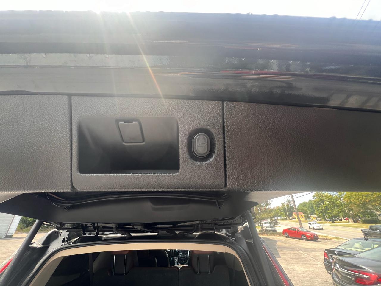 Cadillac Escalade ESV 4WD 4dr Luxury 2017