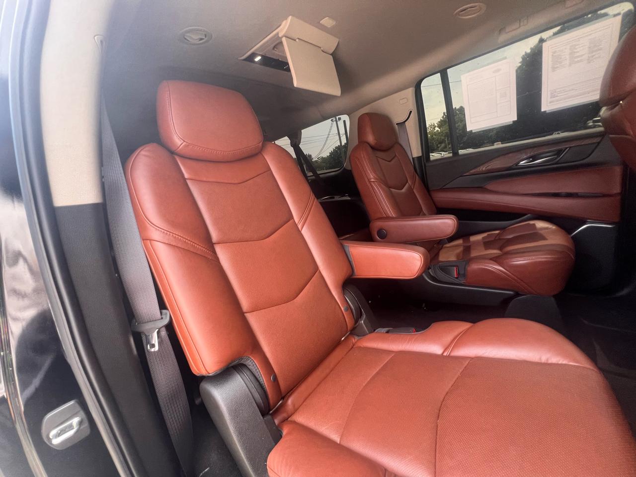 Cadillac Escalade ESV 4WD 4dr Luxury 2017