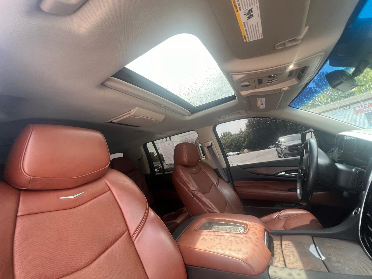 Cadillac Escalade ESV 4WD 4dr Luxury 2017