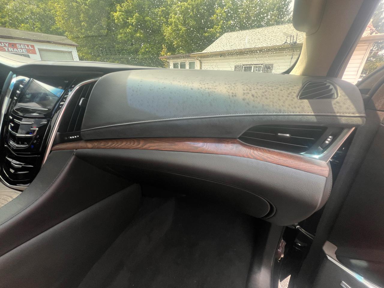 Cadillac Escalade ESV 4WD 4dr Luxury 2017