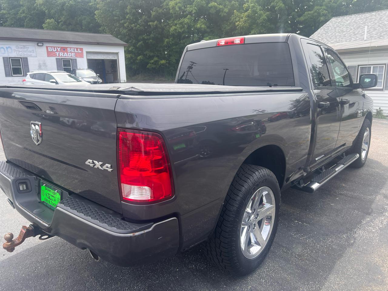 RAM 1500 Express 4x4 Quad Cab 6'4" Box 2018