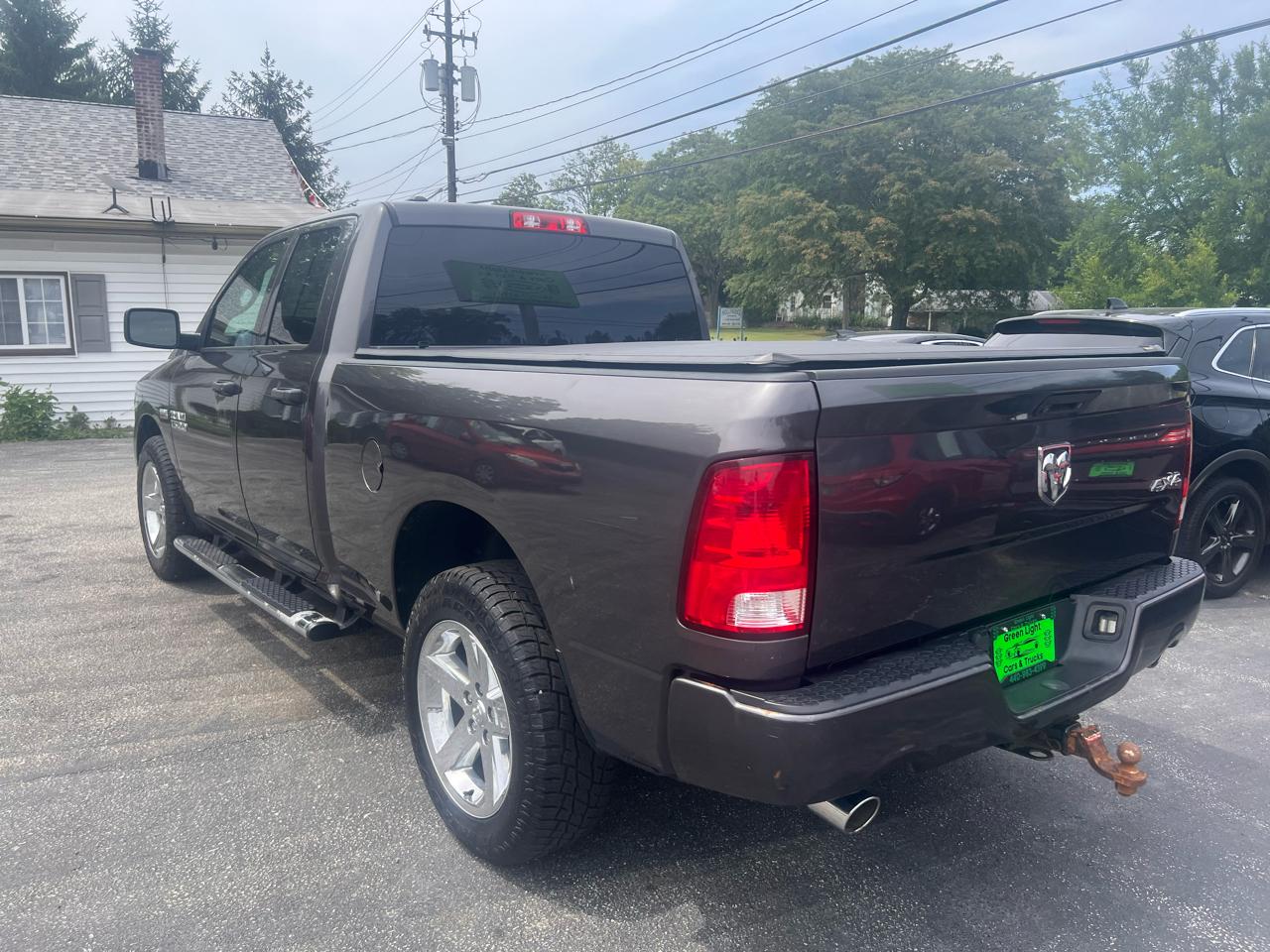 RAM 1500 Express 4x4 Quad Cab 6'4" Box 2018