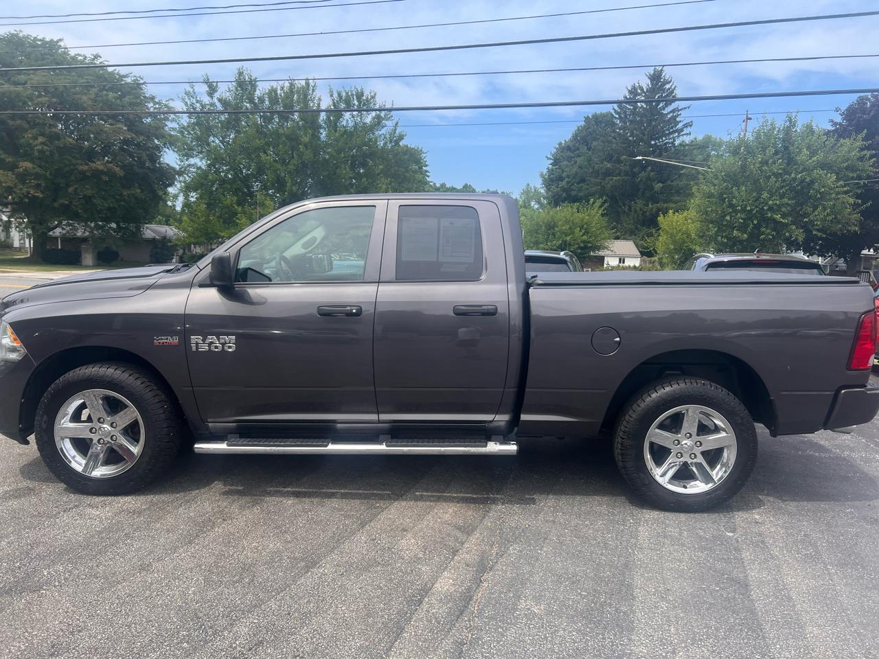RAM 1500 Express 4x4 Quad Cab 6'4" Box 2018