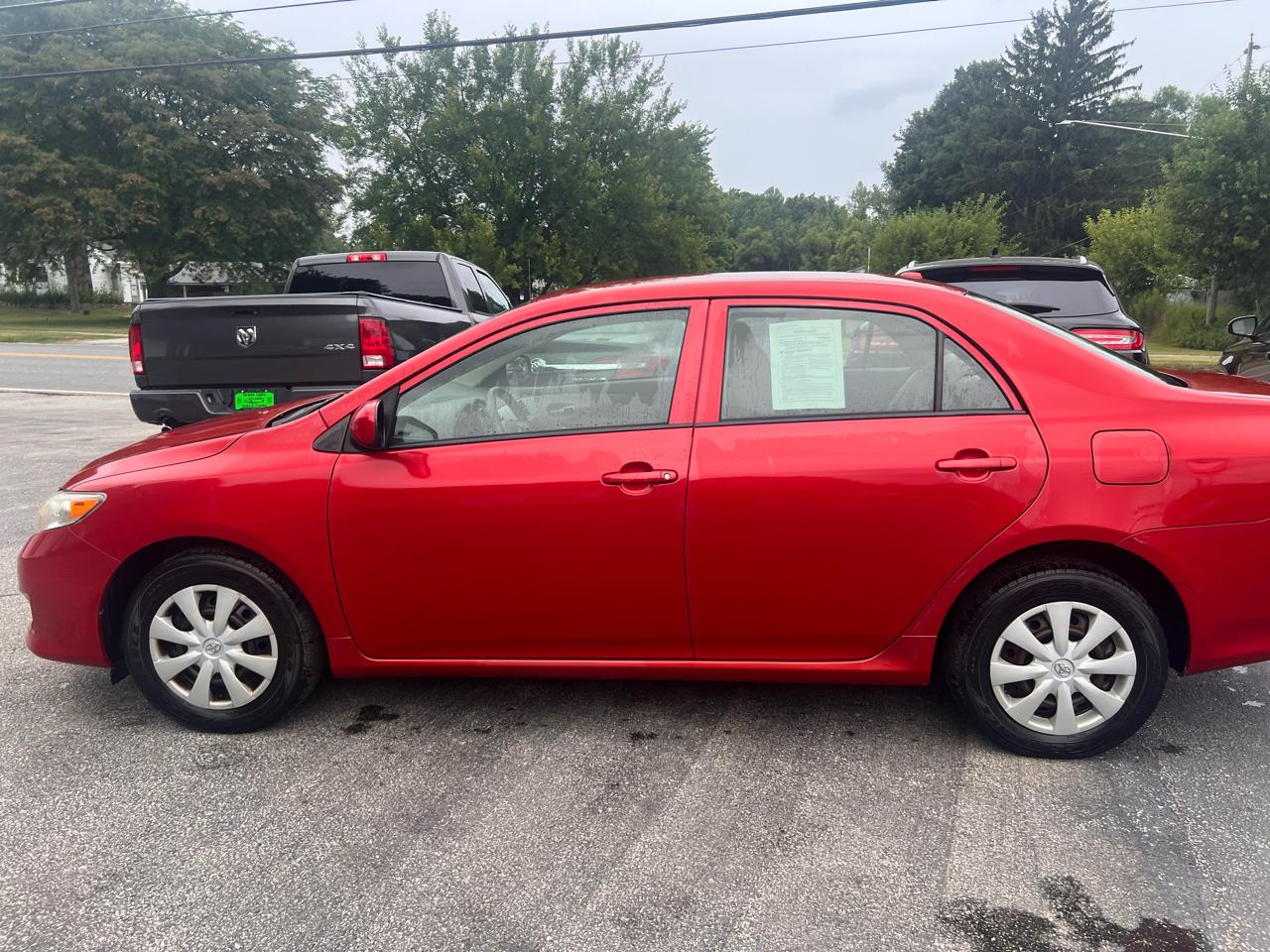 Toyota Corolla 4dr Sdn Man (Natl) 2010